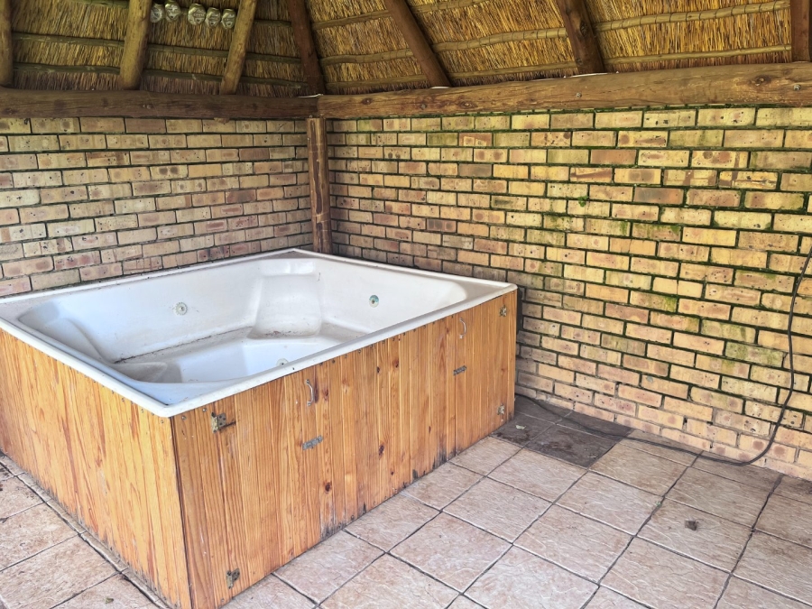 2 Bedroom Property for Sale in Heuwelsig Free State